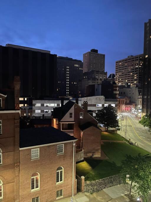 Cozy, High Rise, Large Studio Facing Downtown . Διαμέρισμα Βαλτιμόρη Εξωτερικό φωτογραφία